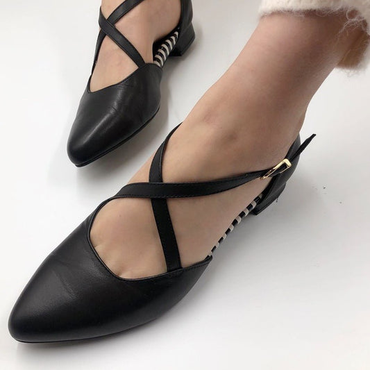 Black flat shoe, arch support, wide feet friendly, comfortable work shoe, shoes for office