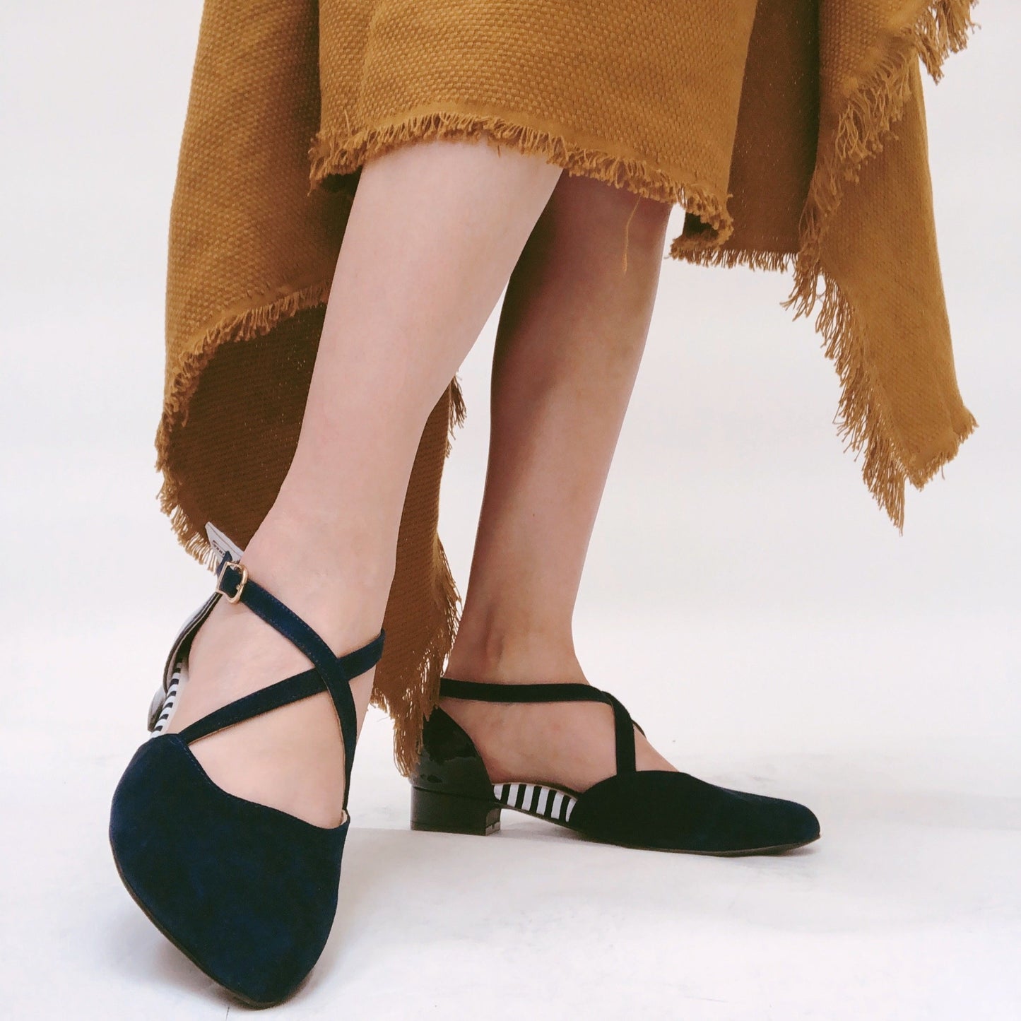 Navy Color flat shoe, arch support, wide toe, comfortable work shoe, shoes for office