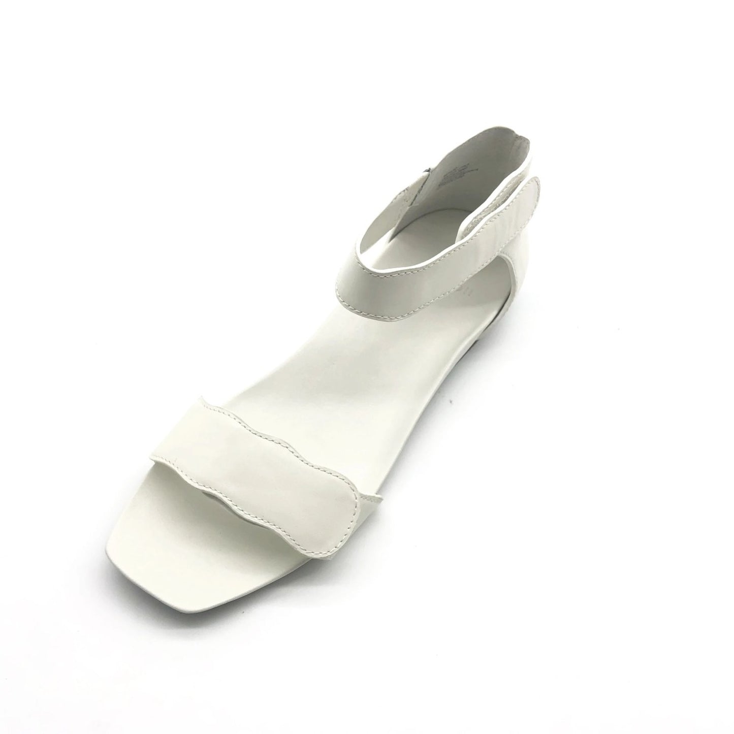 Light-weight White leather sandals with adjustable strapes and arch support. Bio-contoured footbed, wide feet friendly