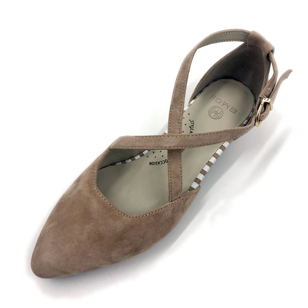 Beige flat shoes, neutral colour, arch support, wide foot, comfortable work shoe, shoes for office 